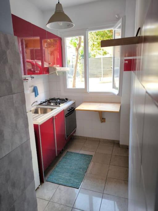 Apartment 50 Meters From The Beach Loutráki Exterior photo